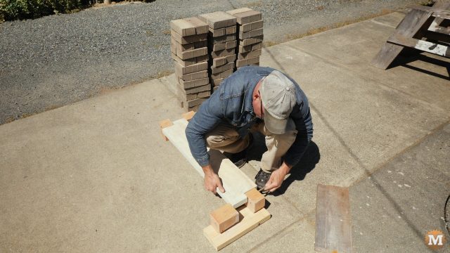 set the concrete garden panel in the testing rig