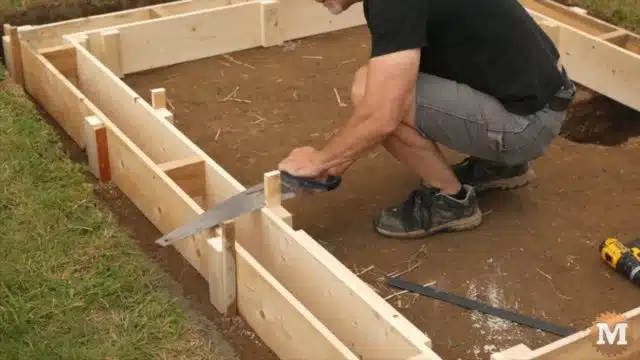 sawing the form spikes down
