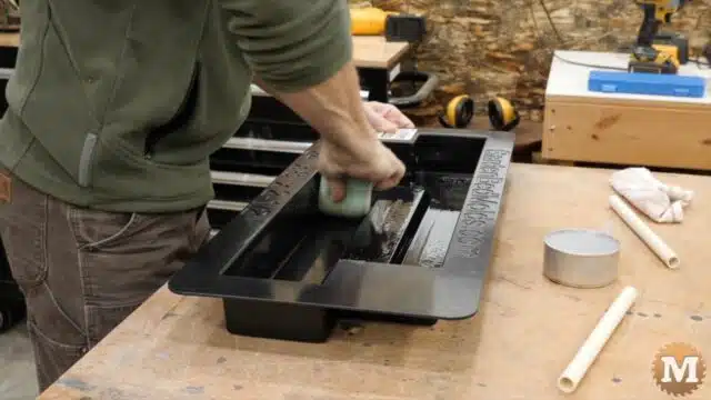 applying food grade mineral oil to the abs plastic mold