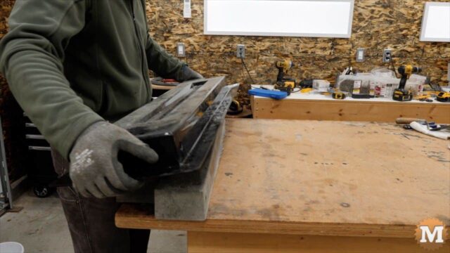 unmolding a cast concrete panel